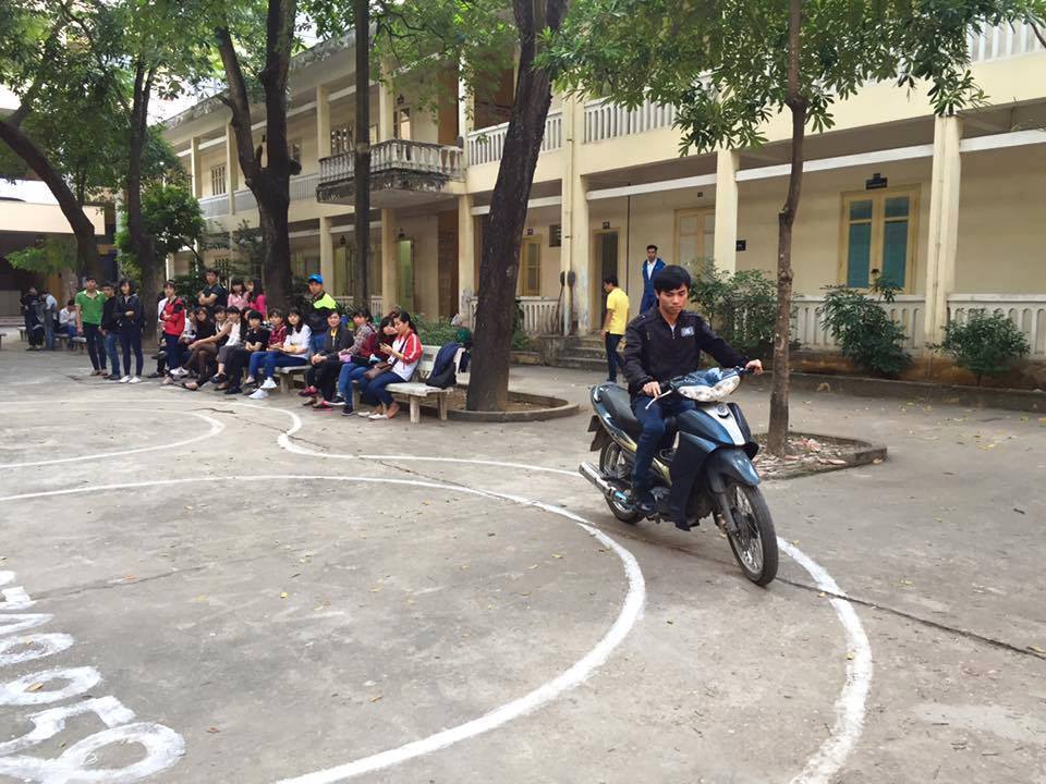 Sinh viên thi bằng lái xe A1 Lào Cai.